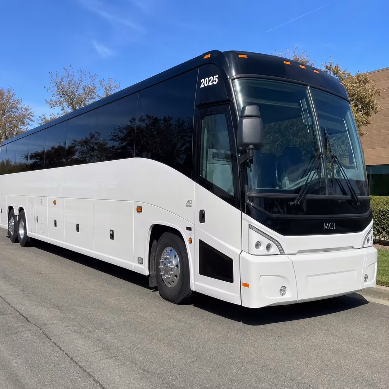 bellevue charter buses across lake washington to seattle museums