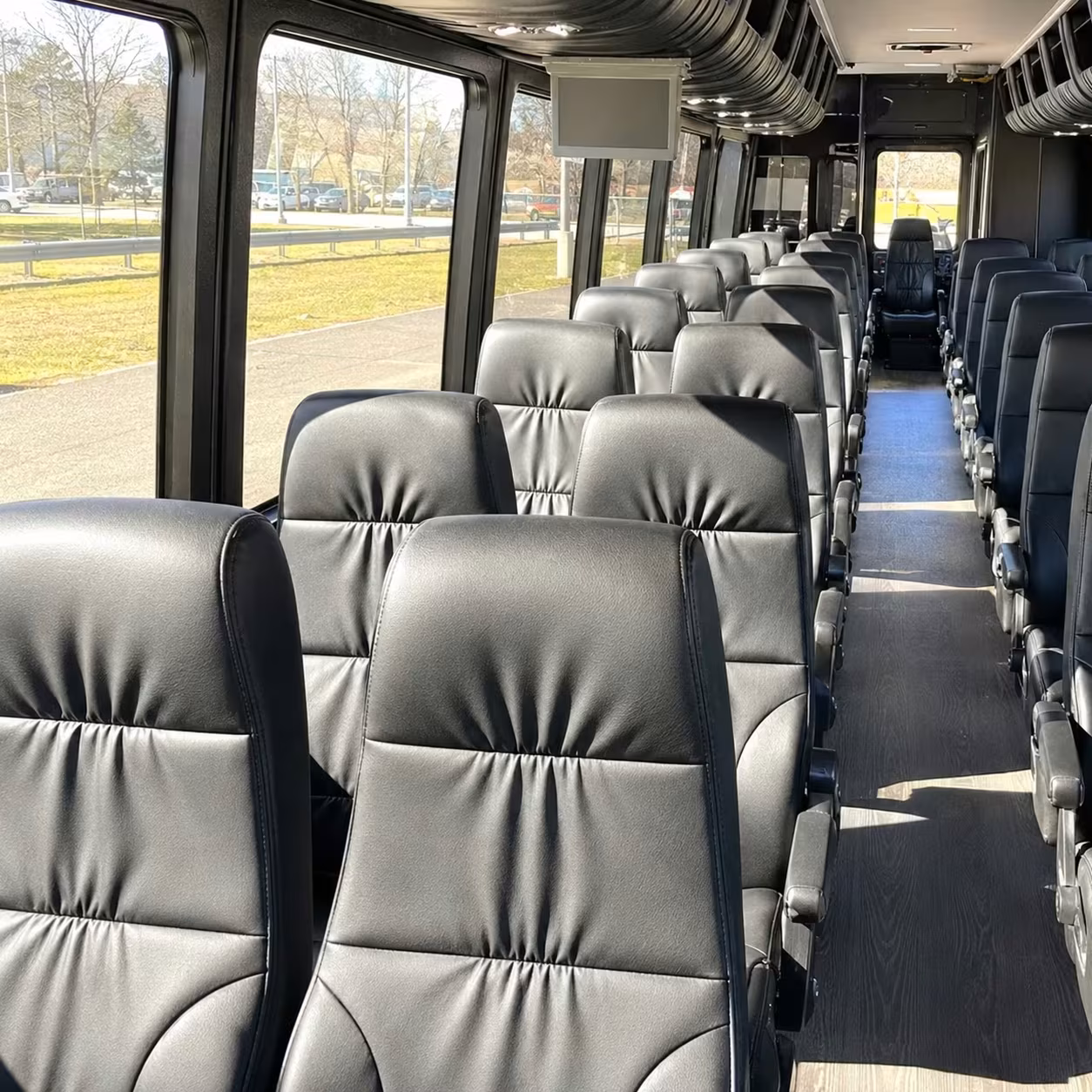 bellevue minibus rentals for small corporate airport groups