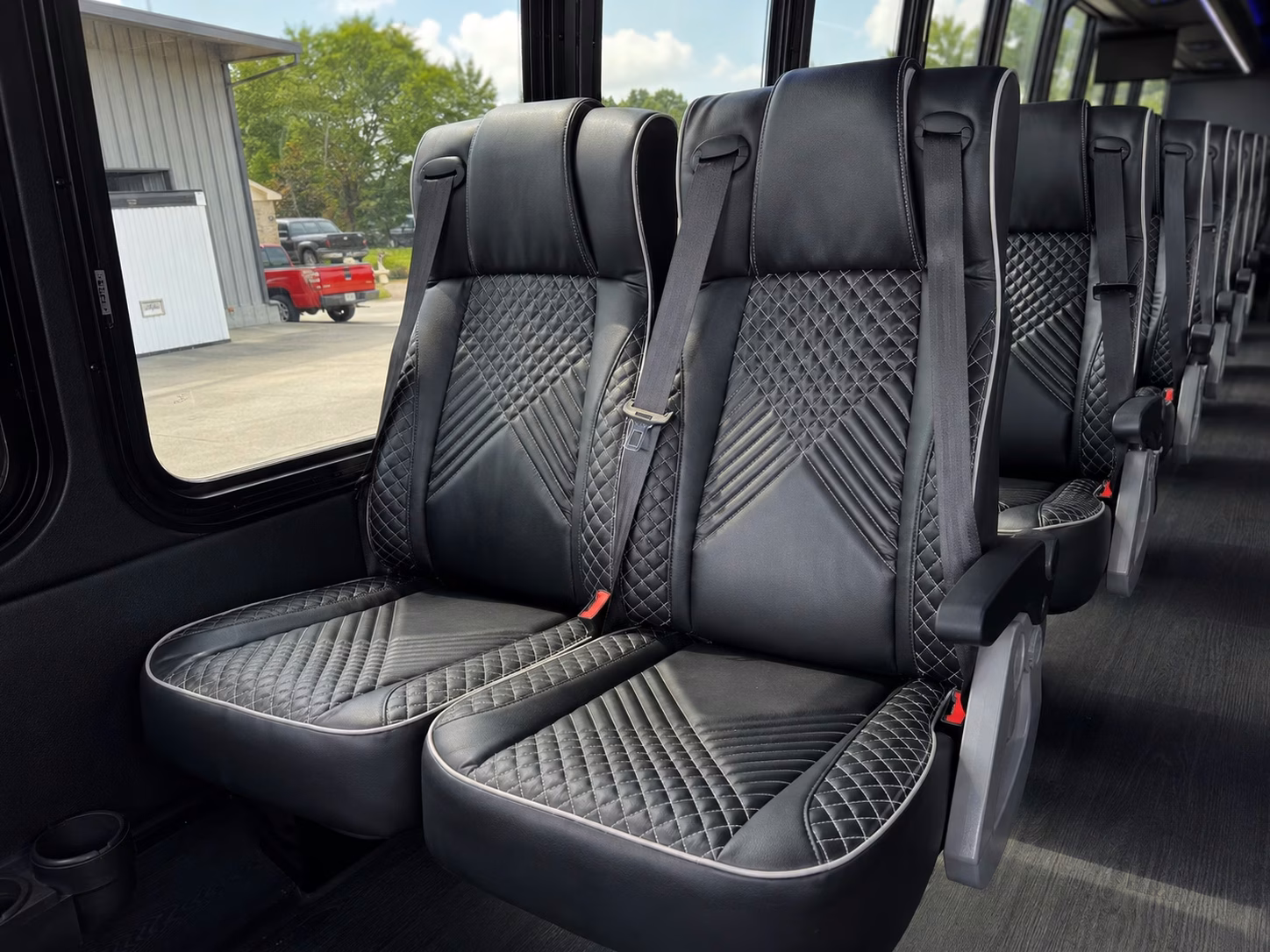 bellevue wedding shuttle buses between hotels and venues